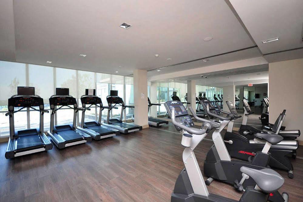 Pathway Suites Миссиссага Экстерьер фото