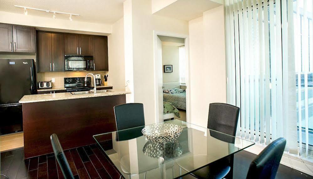 Pathway Suites Миссиссага Экстерьер фото